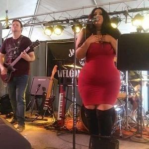 Meet your Posher, Julianna